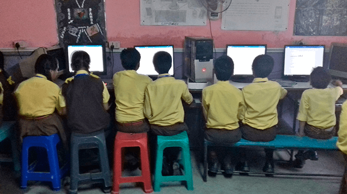 Aula de informática (Nepal)