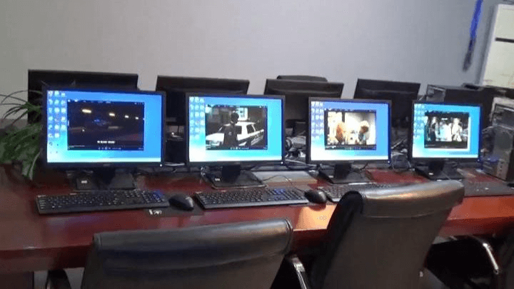 Conecte quatro monitores em um computador