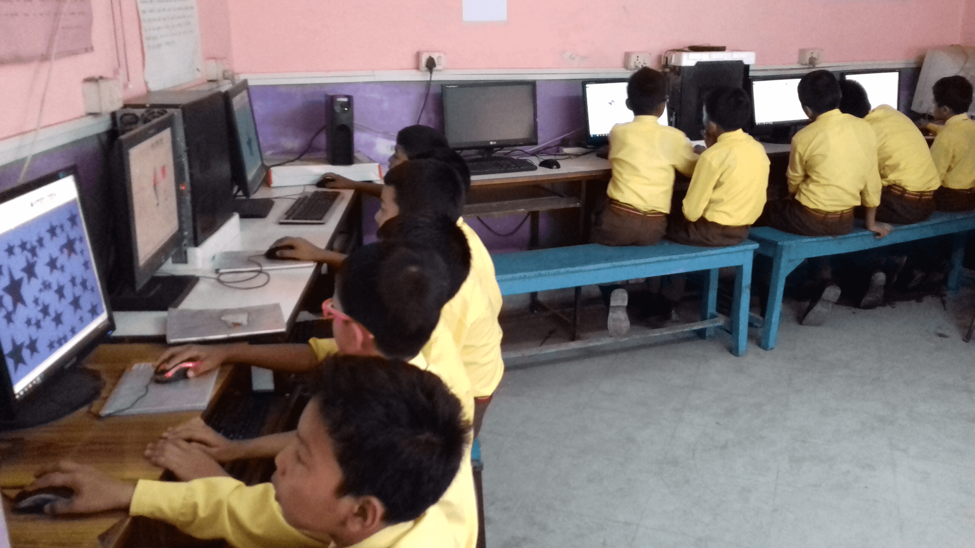 Aula de informática (Nepal)